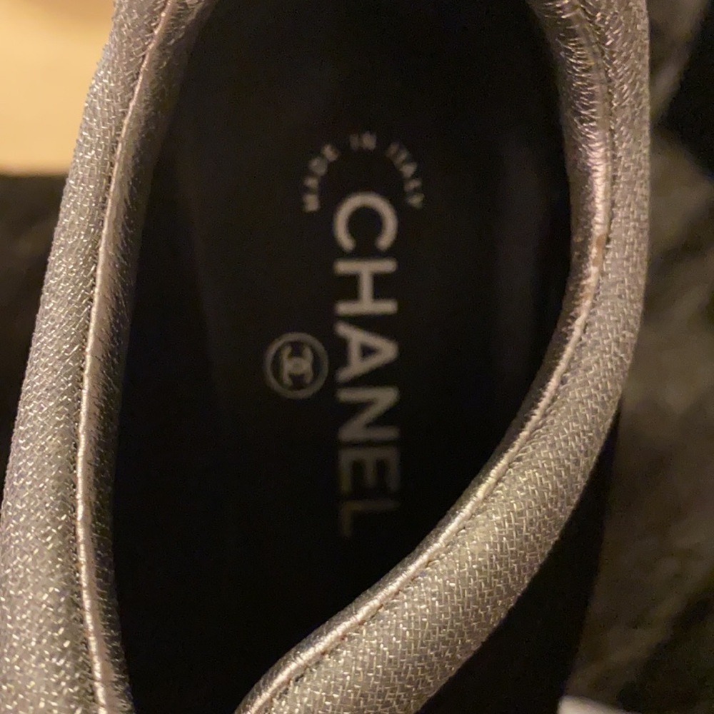 CHANEL - Picture 3 of 11